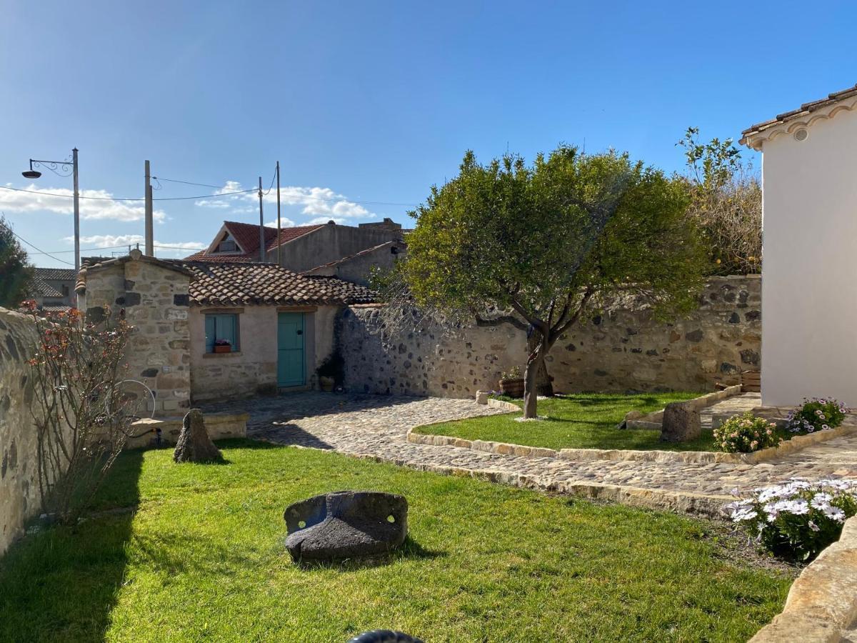 B&B Su Strintu Tuili Екстериор снимка