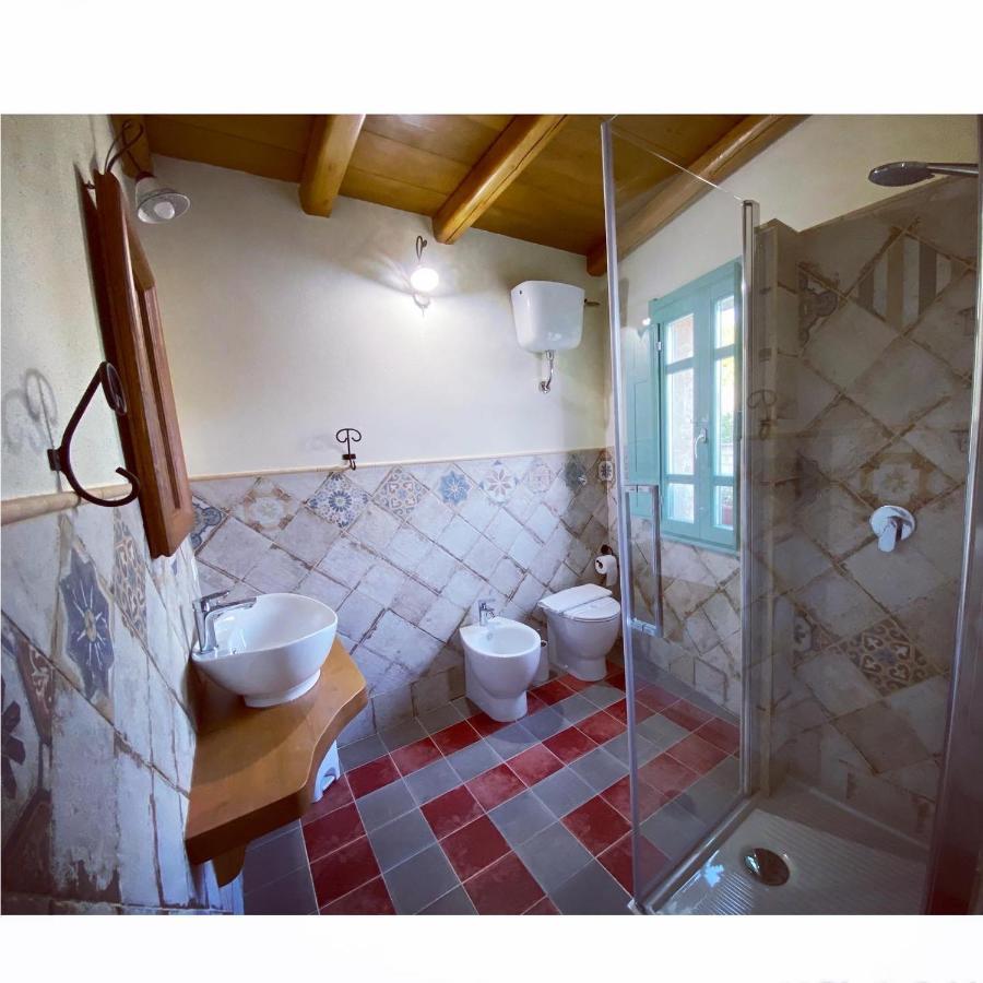 B&B Su Strintu Tuili Екстериор снимка